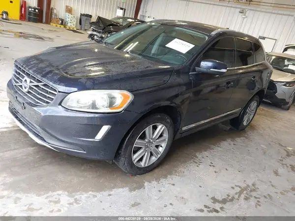 YV440MDU9H2010237 — 2017 Volvo XC60, фото 2 с аукциона IAAI, Передняя часть справа