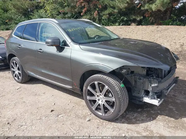 YV4A22RL3J1003040 — 2018 Volvo XC60, Передняя часть (Front End), фото до ремонта
