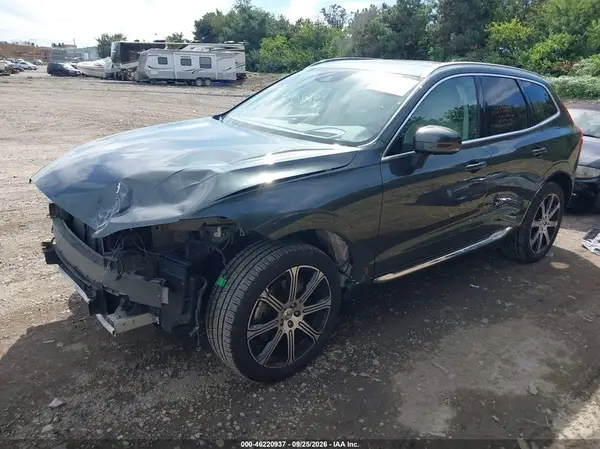 YV4A22RL3J1003040 — 2018 Volvo XC60, фото 2 с аукциона IAAI, Передняя часть