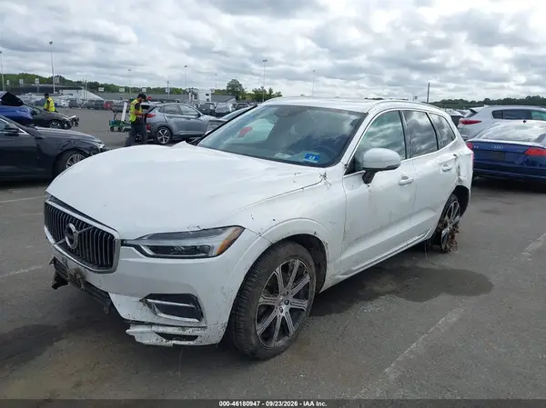 YV4A22RL3L1570819 — 2020 Volvo XC60, фото 2 с аукциона IAAI, Передняя часть