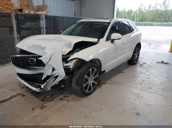 YV4102DL9M1681907 — 2021 Volvo XC60, фото 2 с аукциона IAAI 05.10.2026, Передняя часть