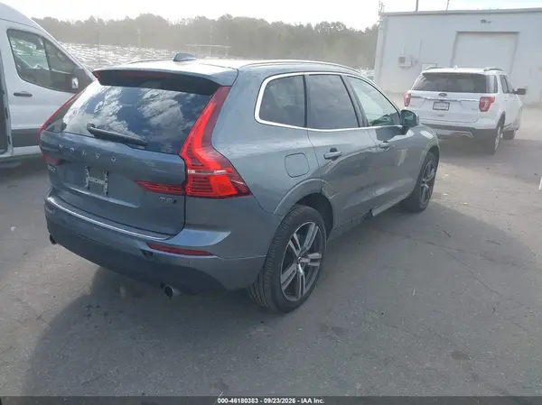 YV4102RK7M1813529 — 2021 Volvo XC60, фото 4 с аукциона IAAI 13.10.2026, Передняя часть слева