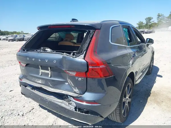 YV4102RL5M1696476 — 2021 Volvo XC60, фото 4 с аукциона IAAI, Передняя часть