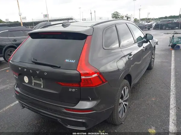 YV4L12RL7R1944742 — 2024 Volvo XC60, фото 4 с аукциона IAAI, Передняя часть