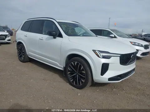 YV4H60PMXT1514699 — 2026 Volvo XC90 Plug-IN Hybrid Ultra, Задняя часть (Rear), фото до ремонта