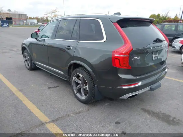 YV4A22PL2J1202910 — 2018 Volvo XC90 T6, фото 3 с аукциона IAAI 13.10.2026, Крыша