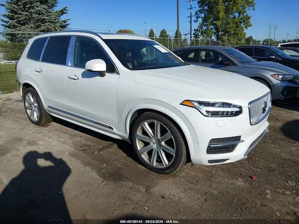 YV4BC0ZX5H1127300 — 2017 Volvo XC90, Задняя часть (Rear), фото до ремонта
