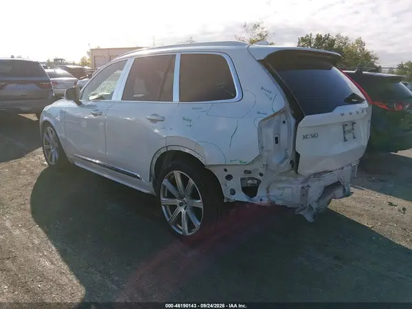 YV4BC0ZX5H1127300 — 2017 Volvo XC90, фото 3 с аукциона IAAI, Задняя часть