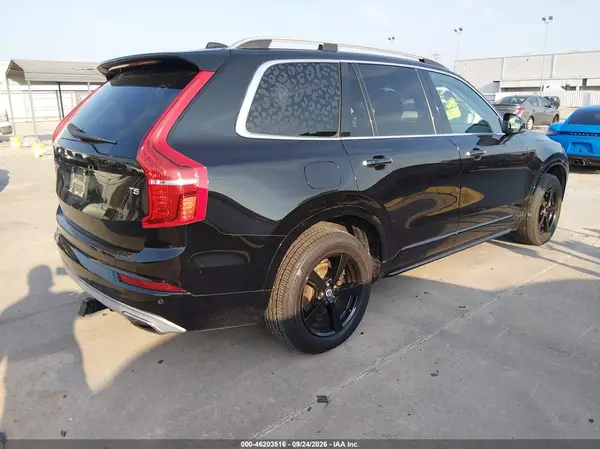 YV4102KK3H1108694 — 2017 Volvo XC90, фото 4 с аукциона IAAI, Не указано