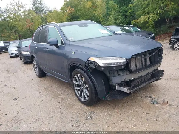 YV4A22PKXJ1201074 — 2018 Volvo XC90, Передняя часть (Front End), фото до ремонта