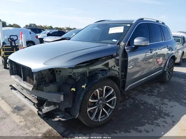 YV4A22PK0J1320350 — 2018 Volvo XC90, фото 2 с аукциона IAAI, Передняя часть