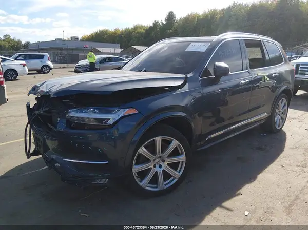 YV4A22PL2K1447580 — 2019 Volvo XC90, фото 2 с аукциона IAAI, Передняя часть
