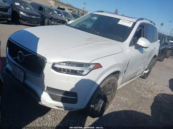 YV4A22PK5K1454773 — 2019 Volvo XC90, фото 2 с аукциона IAAI, Левый бок