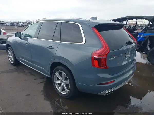 YV4A221K0L1613693 — 2020 Volvo XC90, фото 3 с аукциона IAAI 13.10.2026, Правый бок