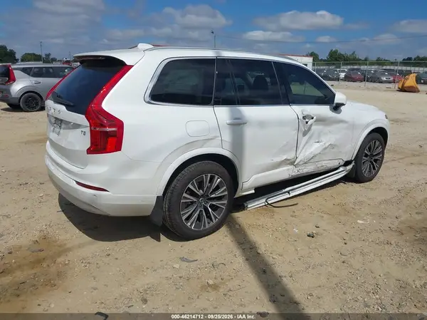 YV4102CK3N1862950 — 2022 Volvo XC90, фото 4 с аукциона IAAI, Правый бок