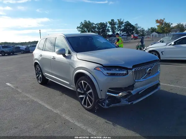YV4062PN4P1928083 — 2023 Volvo XC90, Передняя часть (Front End), фото до ремонта