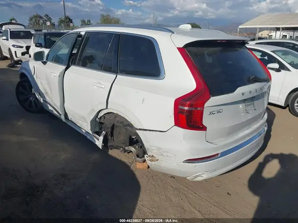 YV4H60CV3P1941694 — 2023 Volvo XC90, фото 3 с аукциона IAAI, Левый бок