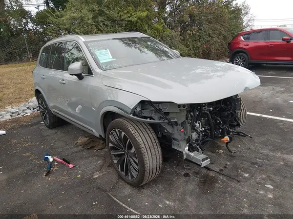 YV4062PE2T1434279 — 2026 Volvo XC90, Передняя часть (Front End), фото до ремонта