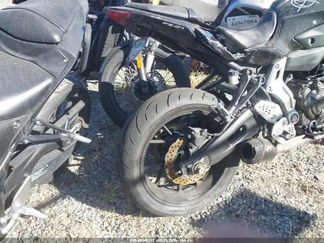 JYARM06Y9GA002452 — 2016 Yamaha FZ07 C, фото 4 с аукциона IAAI 30.09.2026, Правый бок