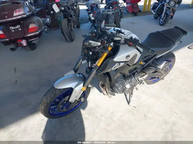 JYARN33E4FA007209 — 2015 Yamaha FZ09, фото 2 с аукциона IAAI 30.09.2026, Передняя часть