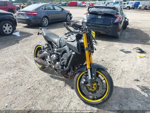 JYARN33N7GA002619 — 2016 Yamaha FZ09, Повреждения со всех сторон (All Over), фото до ремонта