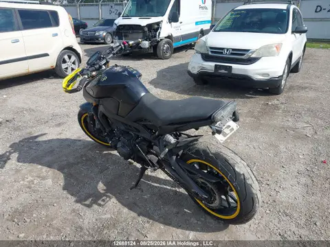 2016 Yamaha FZ09 VIN JYARN33N7GA002619 фото 3