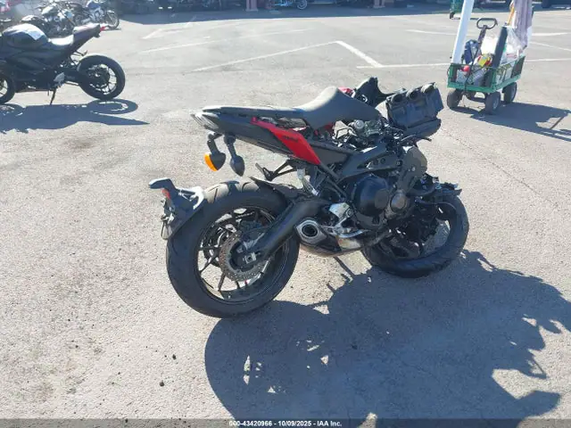 2017 Yamaha FZ09 VIN JYARN53E0HA000921 фото 4
