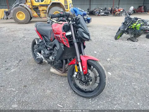 JYARN53E4HA000808 — 2017 Yamaha FZ09, Правый бок (Right Side), фото до ремонта