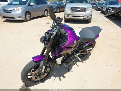 2020 Yamaha MT09 VIN JYARN53E3LA008505 фото 2