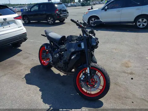 JYARN71E1MA001102 — 2021 Yamaha MT09, Передняя часть (Front End), фото до ремонта