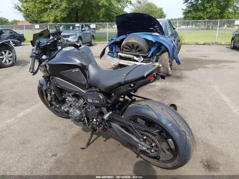 2022 Yamaha MT09 VIN JYARN71E4NA002360 фото 3