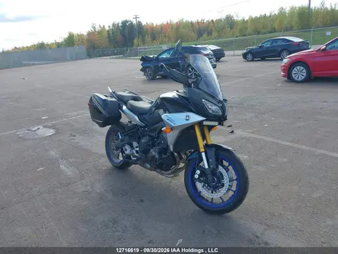 JYARN62N0KA000710 — 2019 Yamaha MTT09 GT, Передняя часть (Front), фото до ремонта