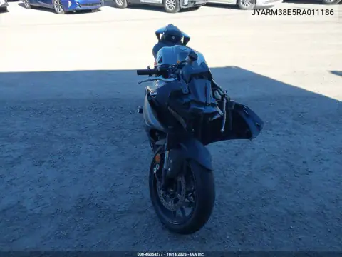 JYARM38E5RA011186 — 2024 Yamaha R7, Передняя часть, фото до ремонта