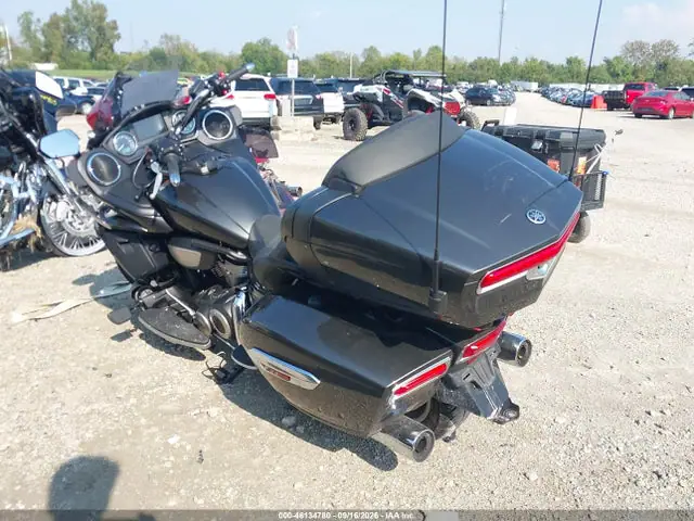 JYAVP38Y1JA000366 — 2018 Yamaha XV1900 Fd, фото 3 с аукциона IAAI 30.09.2026, Правый бок