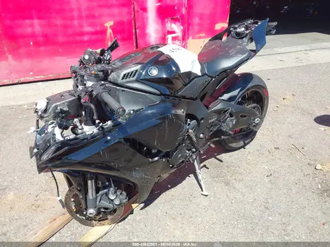 2022 Yamaha YZFR1 VIN JYARN66E2NA001985 фото 2