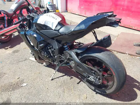 2022 Yamaha YZFR1 VIN JYARN66E2NA001985 фото 3