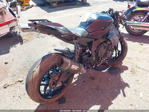 2022 Yamaha YZFR1 VIN JYARN66E2NA001985 фото 4