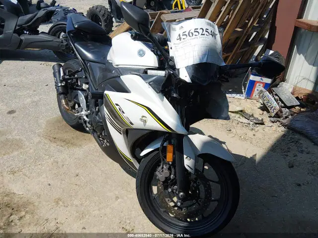 MH3RH15Y9HK001735 — 2017 Yamaha YZFR3 A, Передняя часть (Front End), фото до ремонта