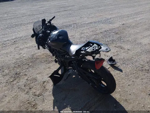 2023 Yamaha Yzfr3 A VIN MH3RH18Y8PK013501 фото 3