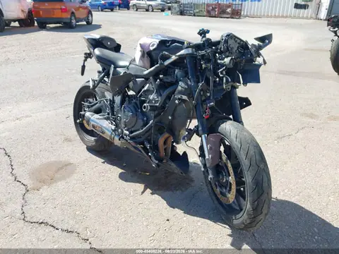 JYARM38E9NA000816 — 2022 Yamaha YZFR7, Передняя часть (Front End), фото до ремонта