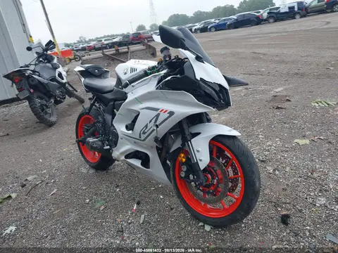JYARM38E7PA004933 — 2023 Yamaha YZFR7, Передняя часть (Front End), фото до ремонта