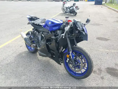 JYARM38N1RA001187 — 2024 Yamaha YZFR7, Передняя часть (Front), фото до ремонта