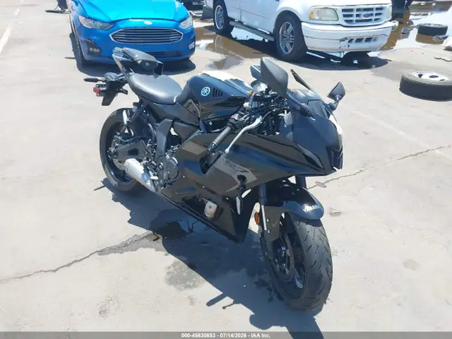 JYARM38E5SA017690 — 2025 Yamaha YZFR7, Передняя часть (Front End), фото до ремонта