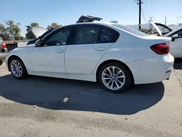 WBA8A9C50JAH12273 — 2018 BMW 320 I, фото 2 с аукциона Аукцион 02.12.2025, Мелкие вмятины и царапины
