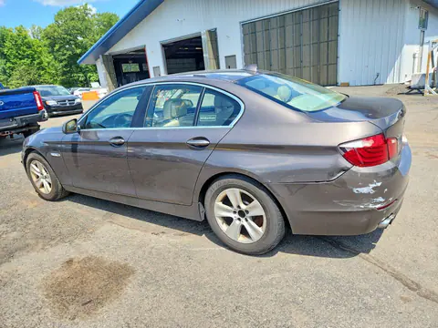 2013 BMW 528 VIN WBAXH5C57DD111443 фото 2