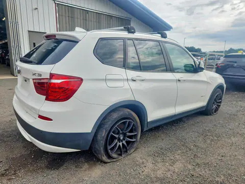 2011 BMW X3 VIN 5UXWX5C56BL716217 фото 3