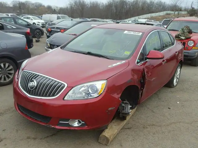 1G4PP5SK4D4177358 — 2013 Buick Verano, фото 2 с аукциона Аукцион 01.05.2018, Повреждения со всех сторон