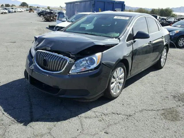 1G4PP5SK2F4131675 — 2015 Buick Verano, фото 2 с аукциона Аукцион 17.05.2018, Передняя часть