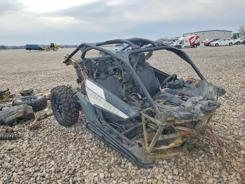 3JBVGAY41KK002434 — 2019 Can-Am Maverick X3, Передняя часть (Front End), фото до ремонта