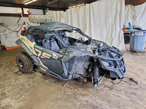 3JBVGAY46NE002190 — 2022 Can-Am Maverick X3, Передняя часть (Front End), фото до ремонта